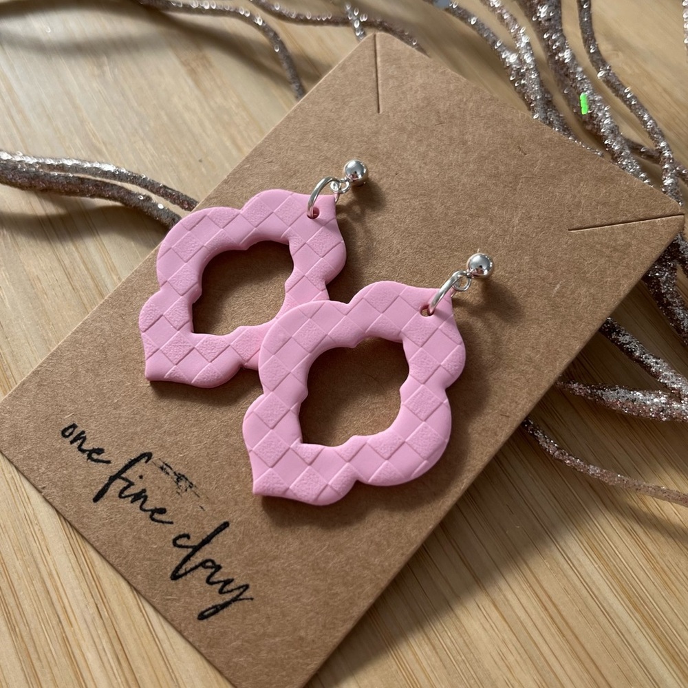 Soft Pink Checker Patterned Earrings
